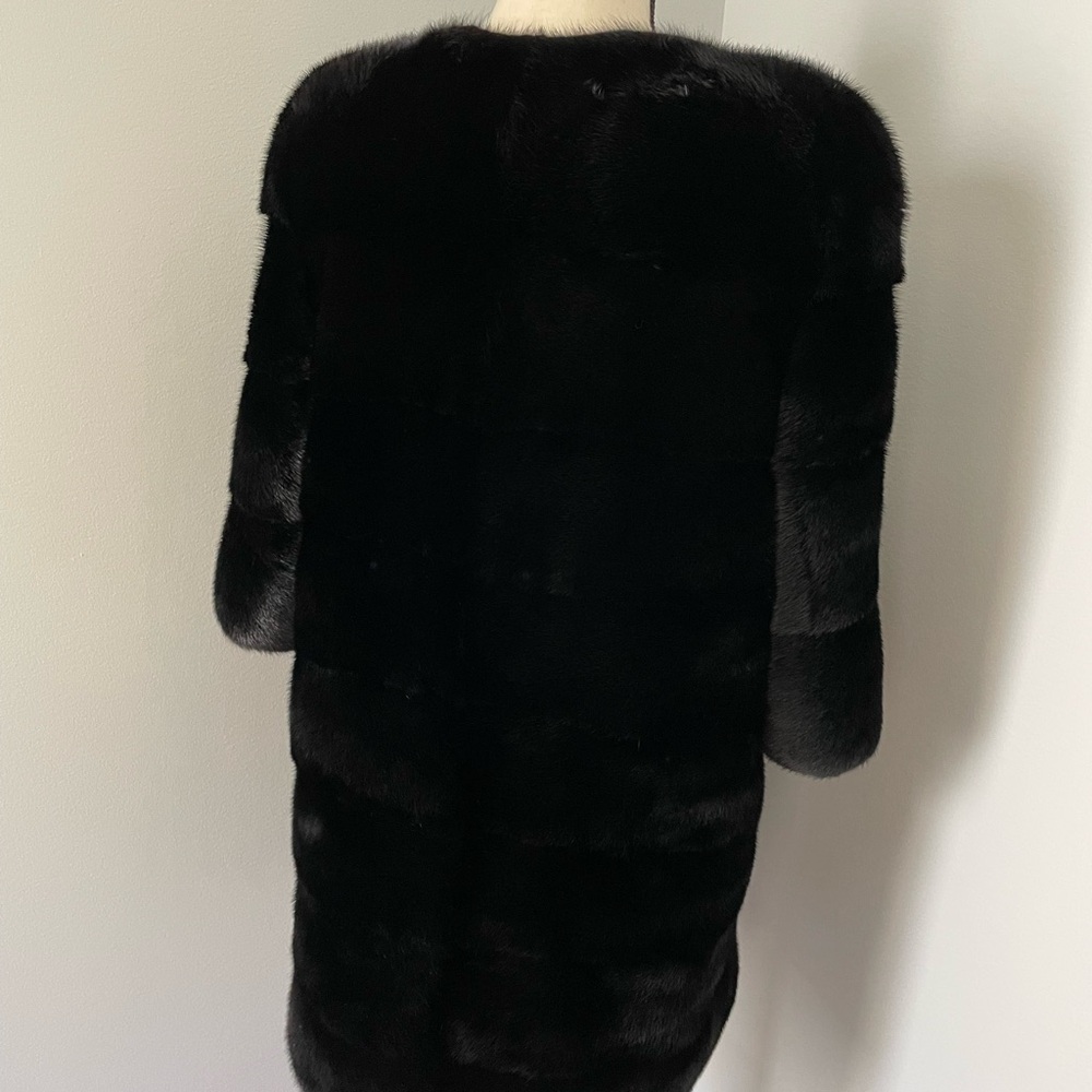 Stylish modern mink coat - Picture 5 of 12